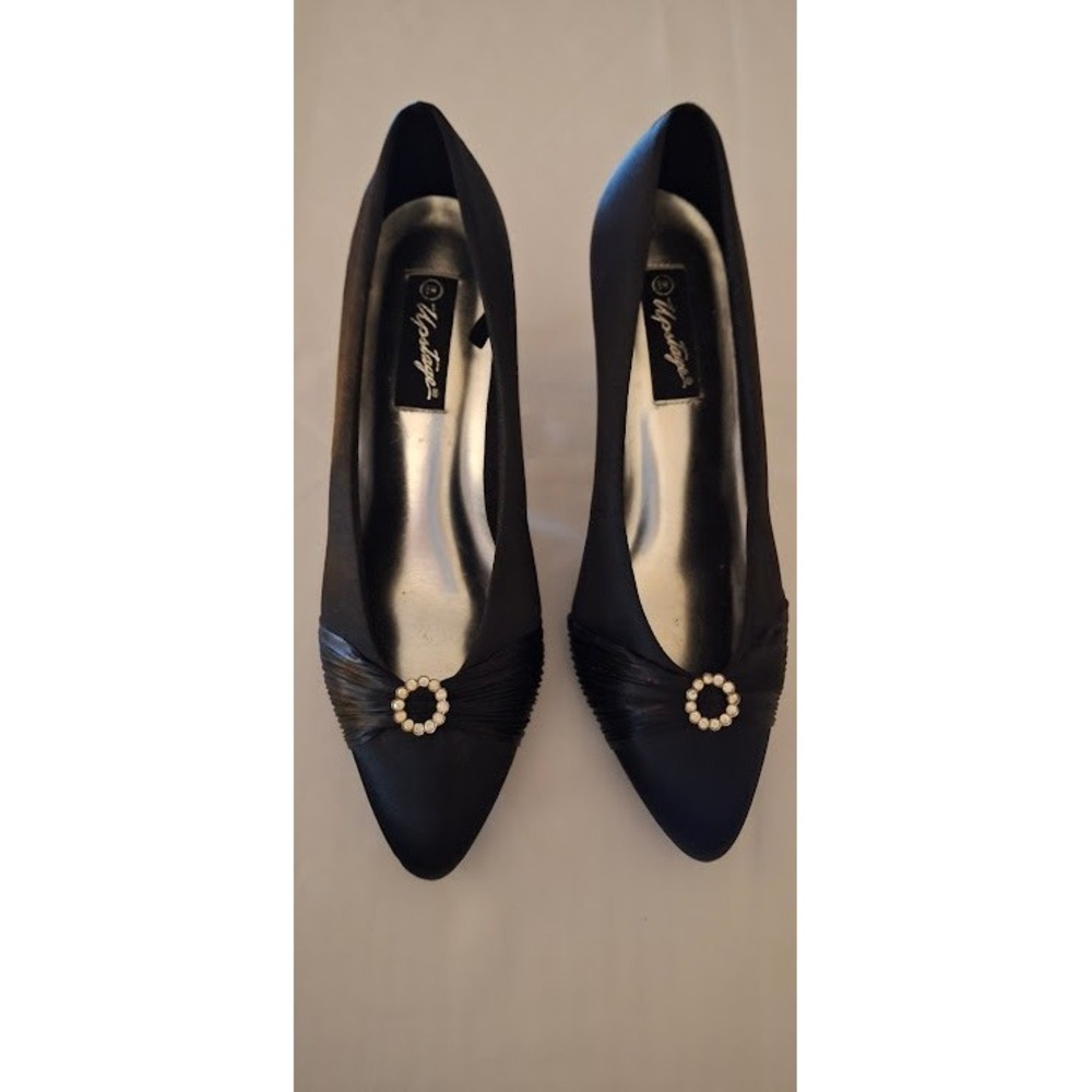 Upstage Womens Black Satin Kitten Heels Pointed Toe Rhinestone Accent Pumps